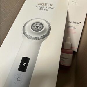 AGE-R Ultra Tune Skincare Device - White